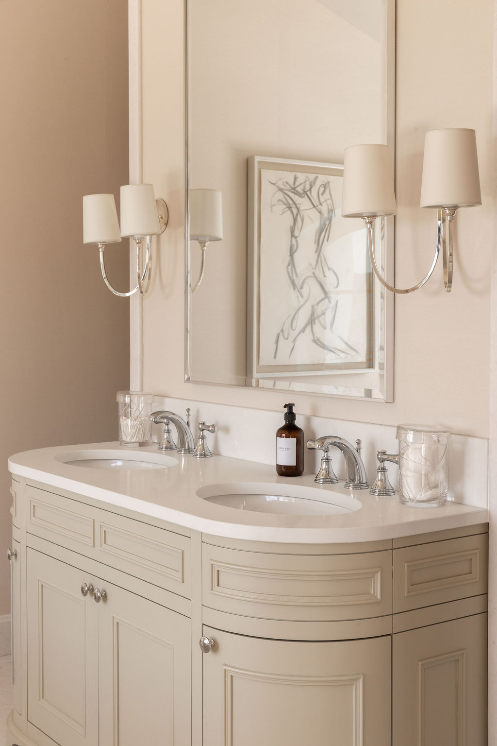 Olive D’Or — Principal bathroom