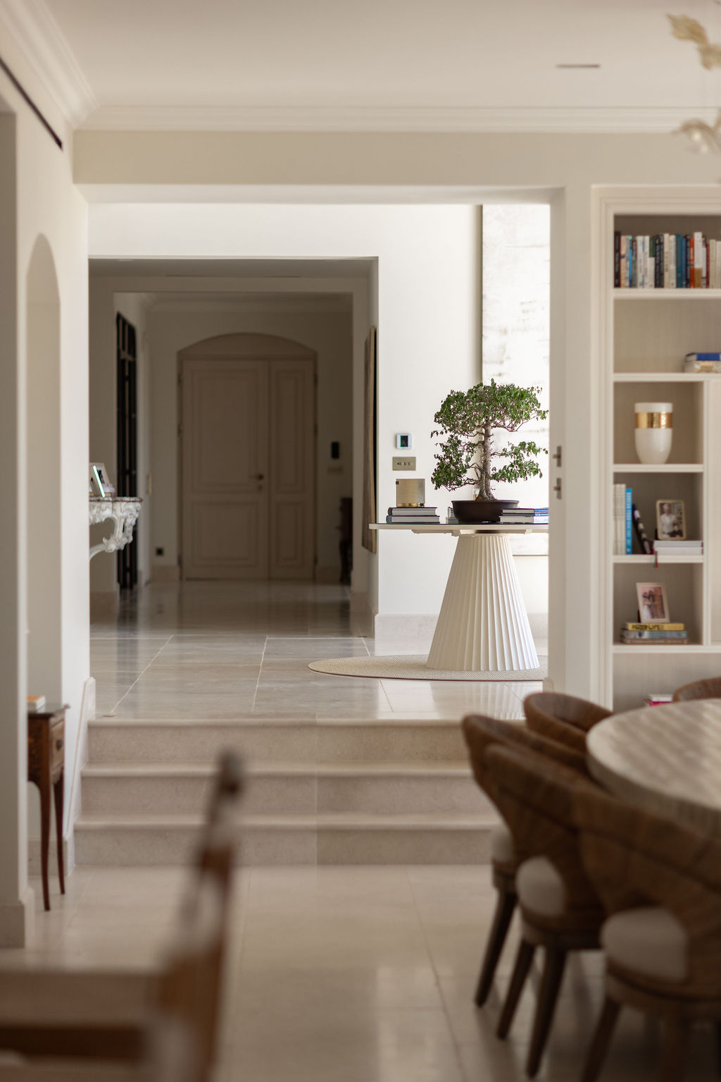 Olive D’Or — Enfilade toward the entrance